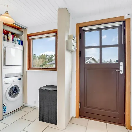 Fredger - 450m From The Sea By Interhome * Bøtø By